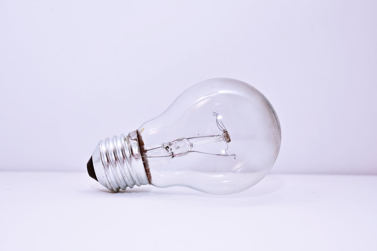 Clear lightbulb. Image by Pexels