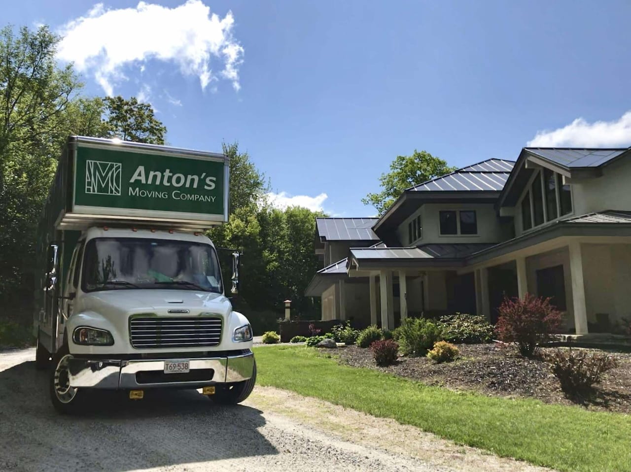 Anton's moving truck. Image by Anton's moving company